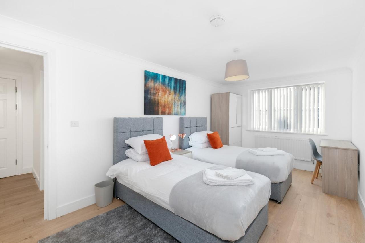 Pinewood Studios, Iver Slough Heathrow 1 & 2 Bedroom Apartments With Parking By Arista Living Ngoại thất bức ảnh