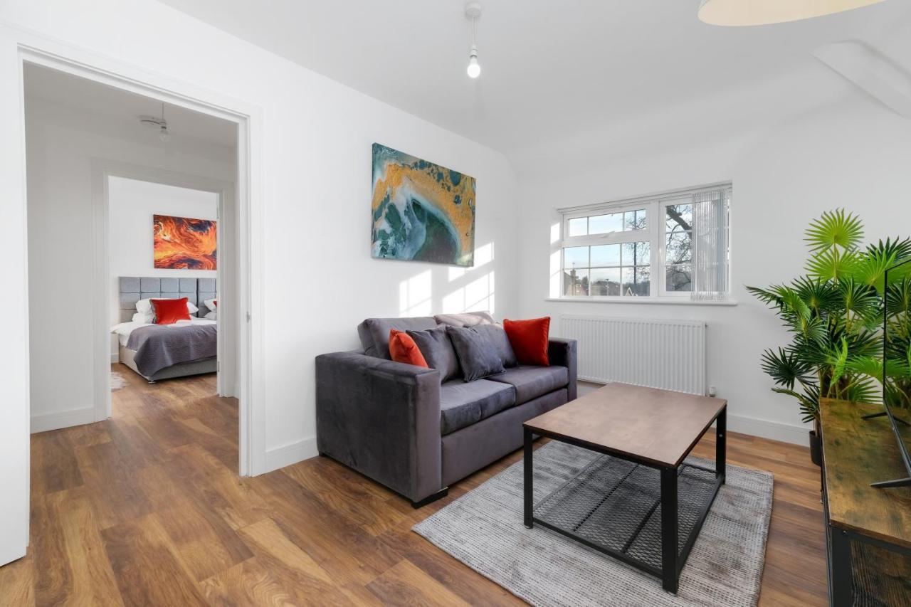 Pinewood Studios, Iver Slough Heathrow 1 & 2 Bedroom Apartments With Parking By Arista Living Ngoại thất bức ảnh