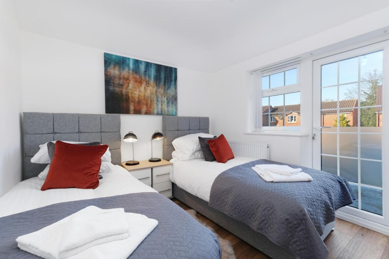 Pinewood Studios, Iver Slough Heathrow 1 & 2 Bedroom Apartments With Parking By Arista Living Ngoại thất bức ảnh