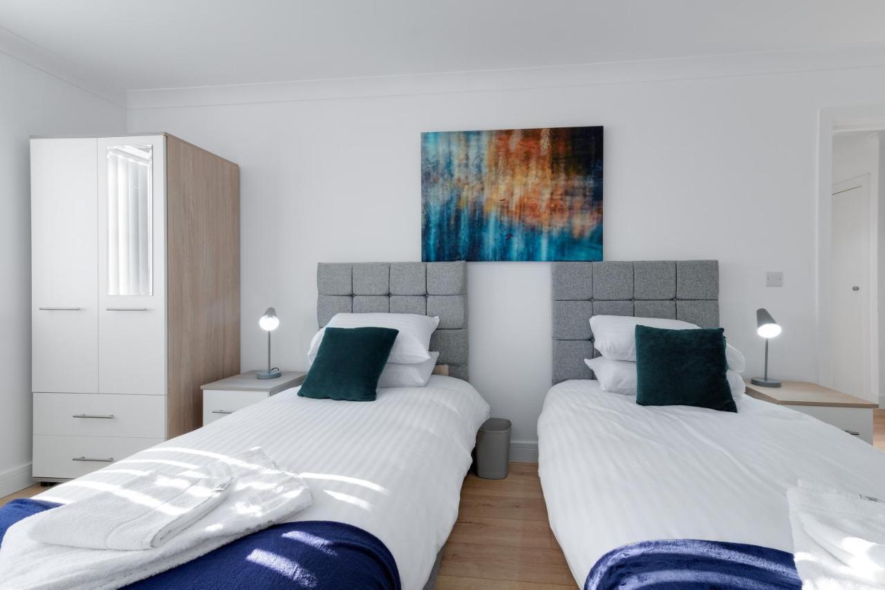 Pinewood Studios, Iver Slough Heathrow 1 & 2 Bedroom Apartments With Parking By Arista Living Ngoại thất bức ảnh